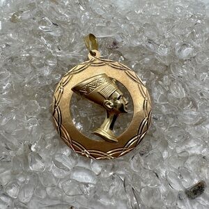 14k solid Gold Nefertiti Egyptian revival Pendant 5.103 grams total VINTAGE